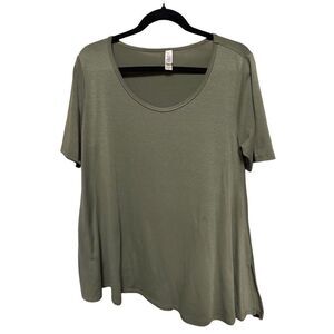 Women’s Lularoe Shirt Green size medium